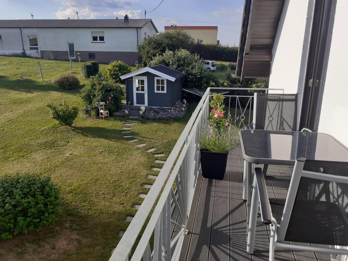 EIFELTRAUM-Schöne Ferienwohnung mit Balkon Kalenborn-Scheuern Exterior foto